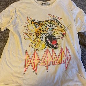Daydreamer Def Leppard band tee!
